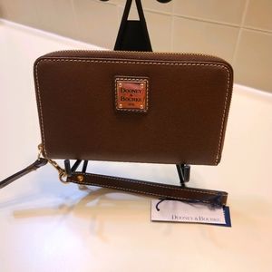 NWT Dooney & Bourke Beacon Saffiano Wallet